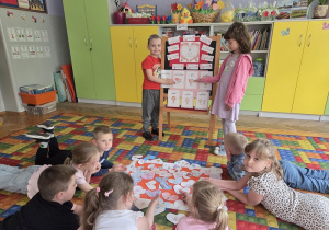 przedszkolaki obchodzą dzień dobrych uczynków
