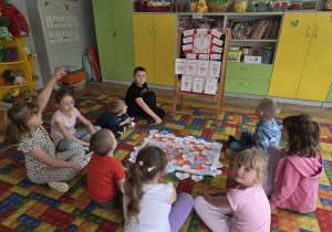 przedszkolaki obchodzą dzień dobrych uczynków