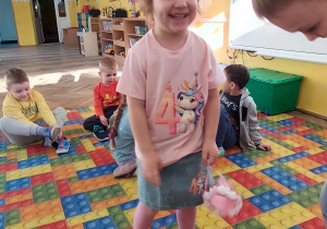 Żarty w grupie Motylków