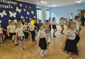 występy dzieci z okazji pożegnania przedszkola
