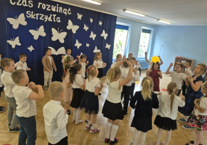 występy dzieci z okazji pożegnania przedszkola
