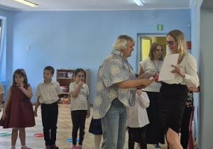występy dzieci z okazji pożegnania przedszkola