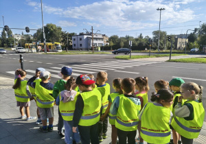 obserwujemy ruch drogowy na skrzyżowaniu