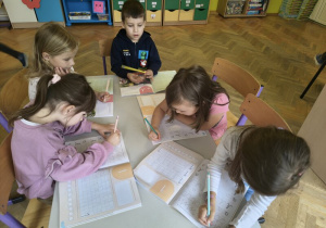 praca w książce