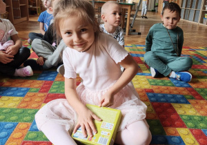 Motylki odkrywają nowe zabawki