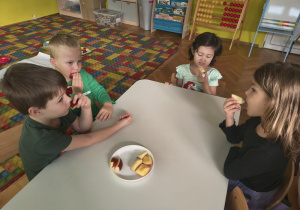 smakujemy nasz owoc