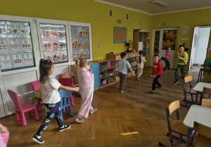 Pokaz mody piżamowej