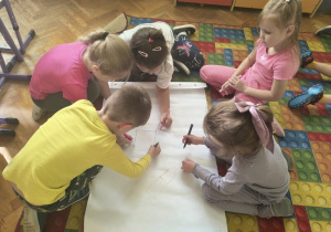 praca w zespołach ,,Projektowanie piżamy ze snów''