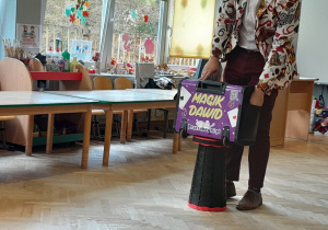 Pokaz sztuczek Magika