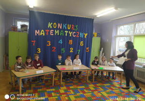 Uczestnicy podczas konkursu matematycznego
