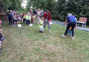 Chłopiec biegnie