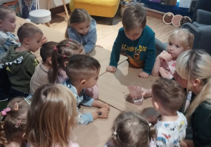 Doświadczenie z wodą i mydłem.