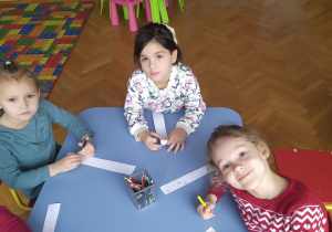 Dzieci malują