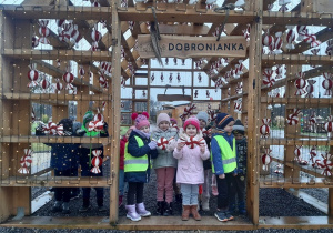 Zdjęcie grupowe podczas wycieczki do Dobronianki